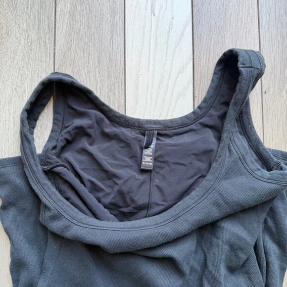 SKIMS Black Sleeveless Bodysuit - Picture 5 of 5